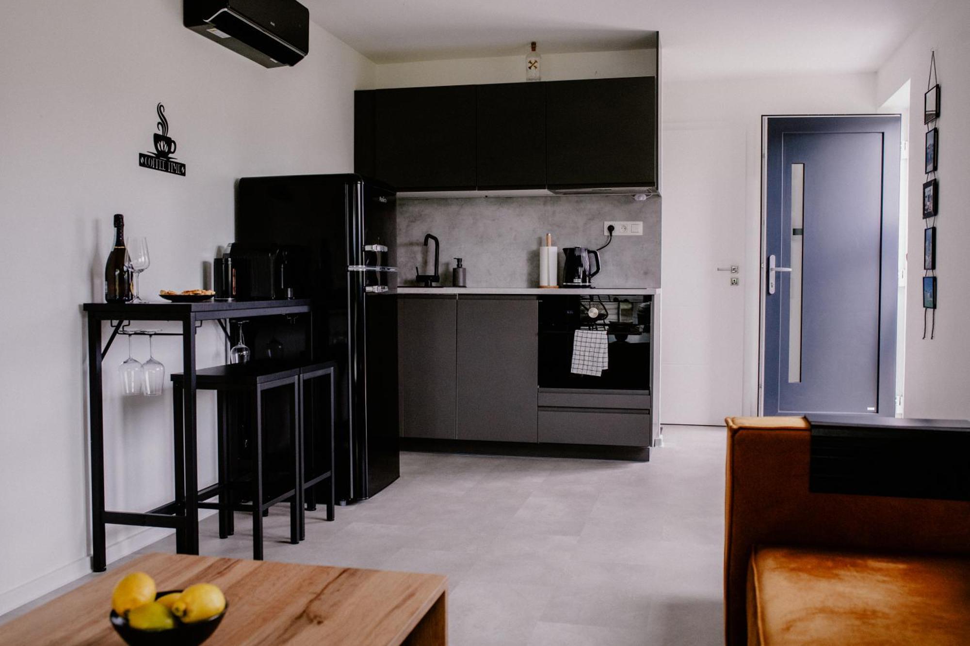 Apartment Fratello Šoporňa Eksteriør bilde